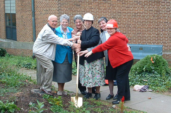 Lindenwood Groundbreaking. R to L: Dale Law, Sr. Virginia Kampwerth, PHJC, Sr. Kathy Haas, PHJC, Sr. Nora Hahn, PHJC, Sr. Marlene Ann Lama, PHJC, Sr. Loretta A. Peters, FS